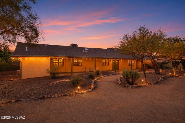 4537 E San Carlos Place S, Tucson, AZ 85712