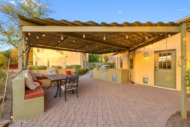 4537 E San Carlos Place S, Tucson, AZ 85712