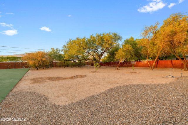 4537 E San Carlos Place S, Tucson, AZ 85712