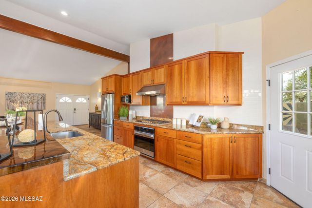 4537 E San Carlos Place S, Tucson, AZ 85712