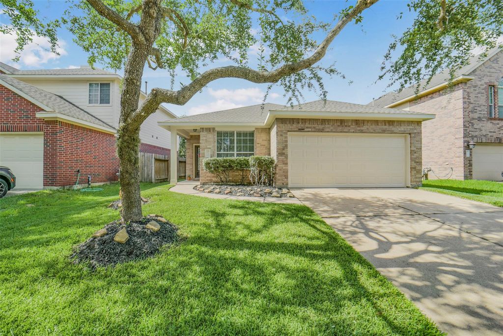 26426 Richwood Oaks Drive, Katy, TX 77494