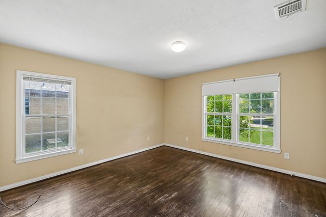 3228 E Perryton Drive, Dallas, TX 75224