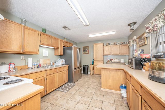 13162 Hudson Krohn Road, Biloxi, MS 39532