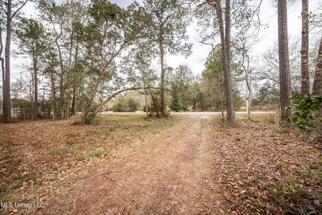 13162 Hudson Krohn Road, Biloxi, MS 39532
