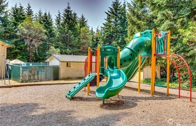 21985 Apollo Drive NE, Poulsbo, WA 98370