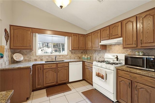 210 Brolley Woods Drive, Woodstock, GA 30189