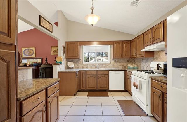 210 Brolley Woods Drive, Woodstock, GA 30189