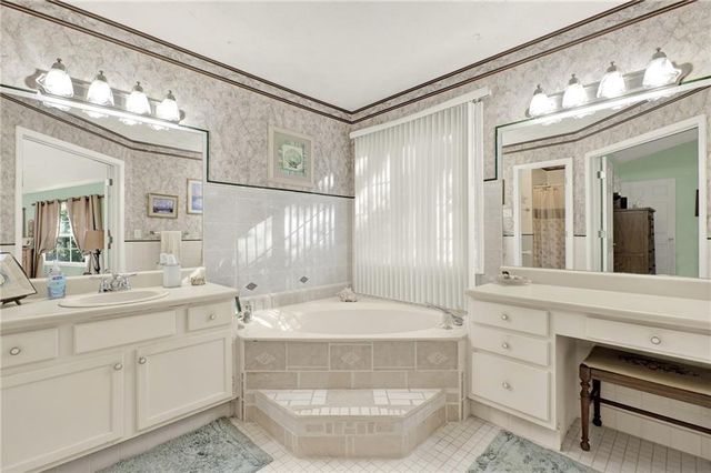 210 Brolley Woods Drive, Woodstock, GA 30189