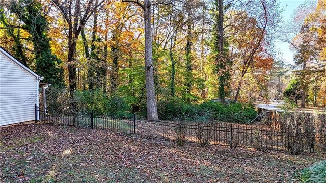 210 Brolley Woods Drive, Woodstock, GA 30189