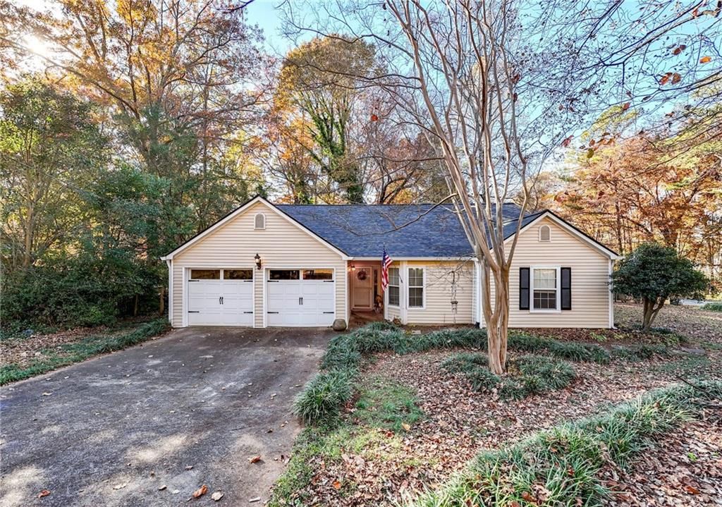210 Brolley Woods Drive, Woodstock, GA 30189