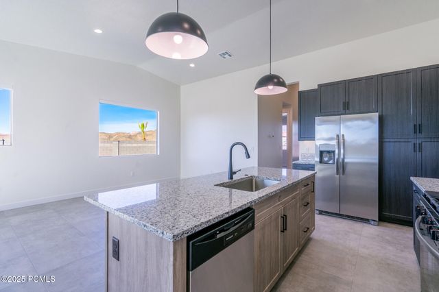 3007 N 570 North, Hurricane, UT 84737