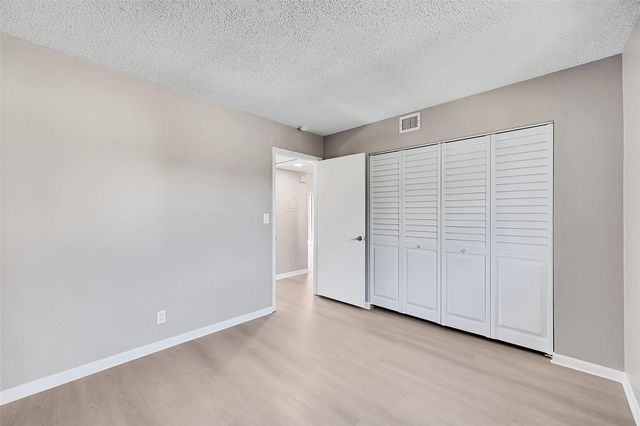 719 Gardens Dr 201, Pompano Beach, FL 33069