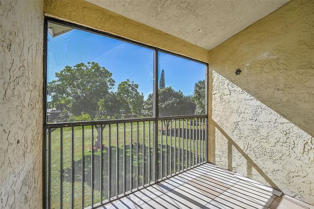 719 Gardens Dr 201, Pompano Beach, FL 33069