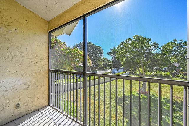 719 Gardens Dr 201, Pompano Beach, FL 33069