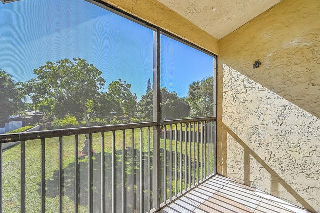 719 Gardens Dr 201, Pompano Beach, FL 33069