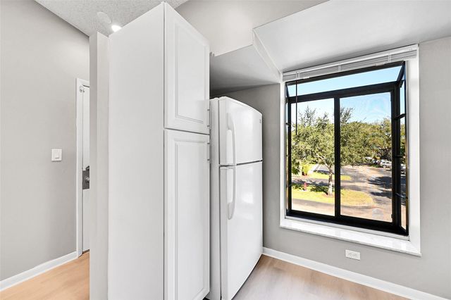 719 Gardens Dr 201, Pompano Beach, FL 33069