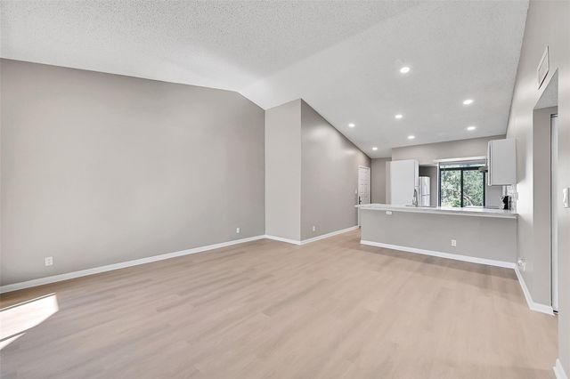 719 Gardens Dr 201, Pompano Beach, FL 33069