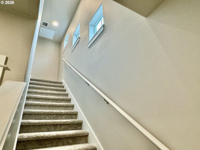 320 OAK St, Florence, OR 97439