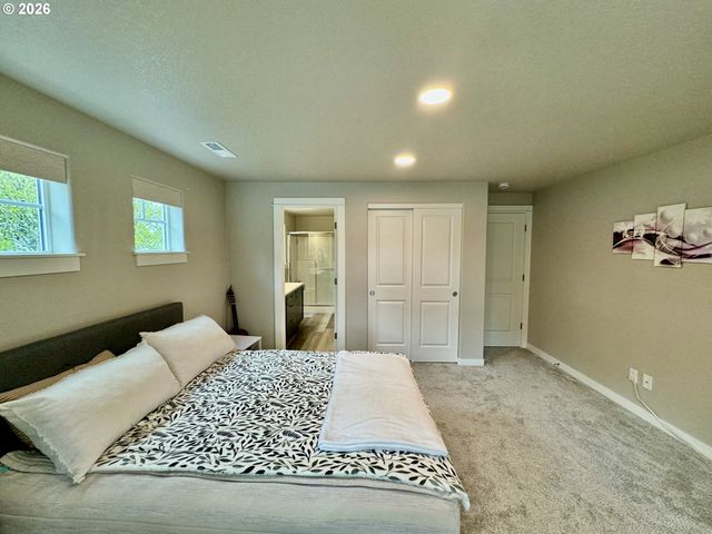 320 OAK St, Florence, OR 97439