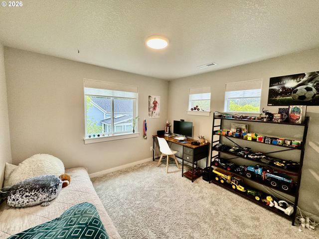 320 OAK St, Florence, OR 97439