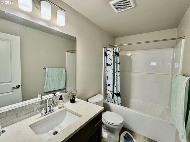 320 OAK St, Florence, OR 97439