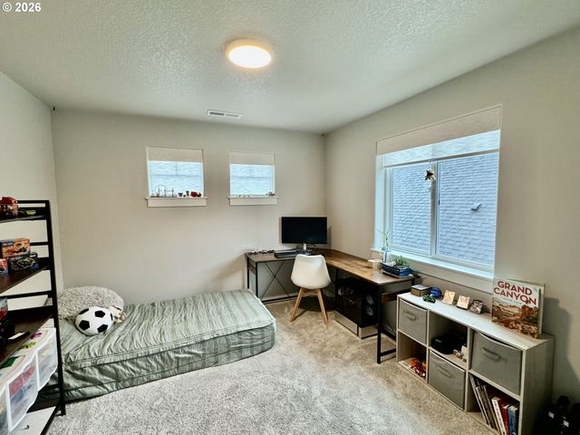 320 OAK St, Florence, OR 97439