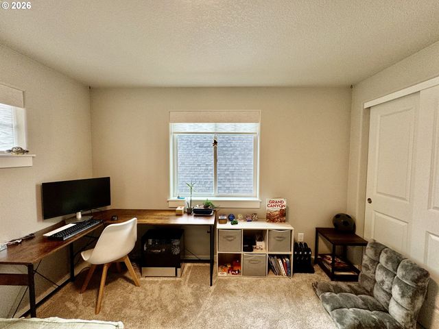 320 OAK St, Florence, OR 97439