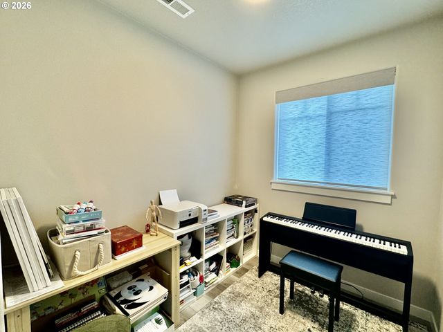 320 OAK St, Florence, OR 97439