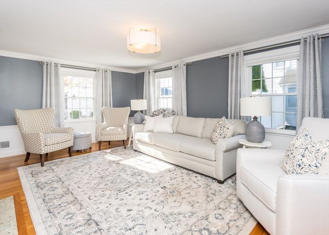 91 Canterbury Road, Waltham, MA 02453