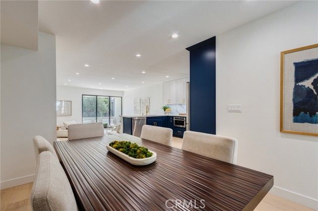 11919 Mayfield 2, Los Angeles, CA 90049