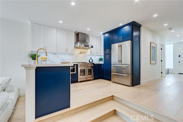 11919 Mayfield 2, Los Angeles, CA 90049