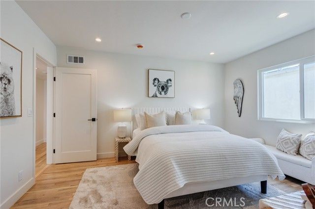 11919 Mayfield 2, Los Angeles, CA 90049