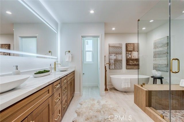 11919 Mayfield 2, Los Angeles, CA 90049