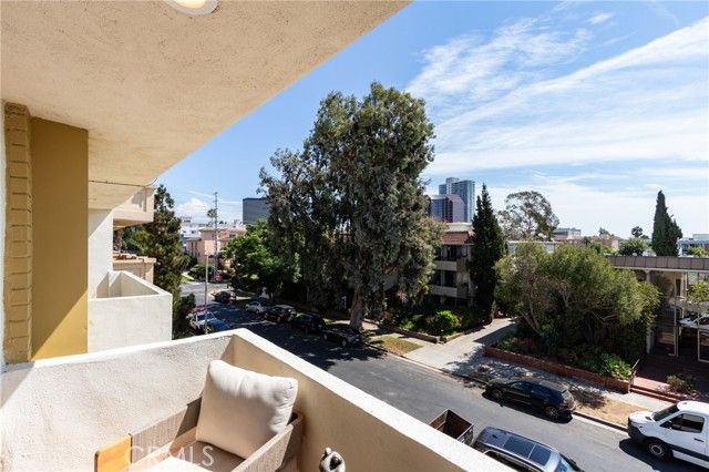 11919 Mayfield 2, Los Angeles, CA 90049