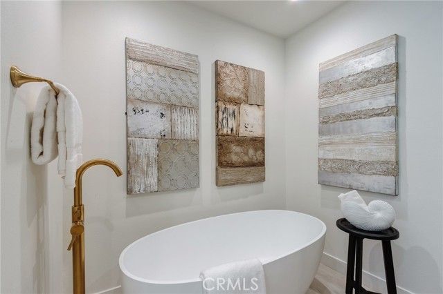 11919 Mayfield 2, Los Angeles, CA 90049