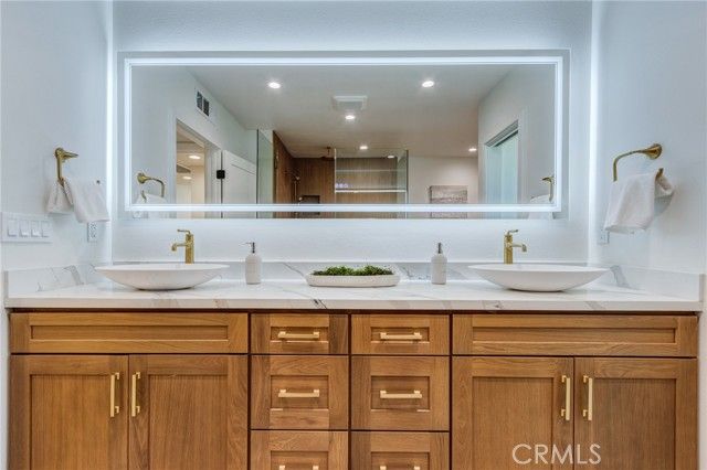 11919 Mayfield 2, Los Angeles, CA 90049