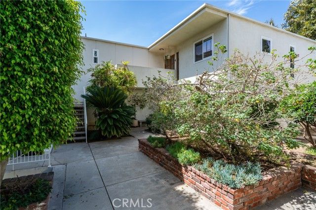 11919 Mayfield 2, Los Angeles, CA 90049
