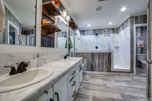 3292 Fm 1784, Pleasanton, TX 78064