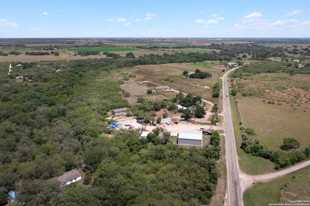 3292 Fm 1784, Pleasanton, TX 78064