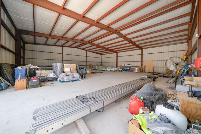 3292 Fm 1784, Pleasanton, TX 78064