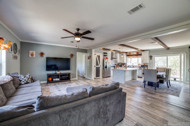 3292 Fm 1784, Pleasanton, TX 78064