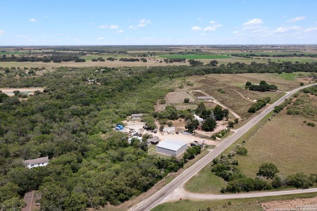 3292 Fm 1784, Pleasanton, TX 78064