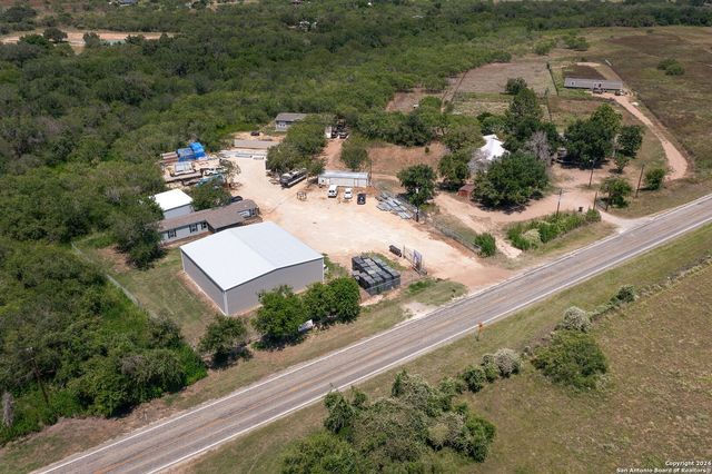 3292 Fm 1784, Pleasanton, TX 78064