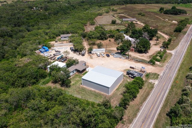 3292 Fm 1784, Pleasanton, TX 78064