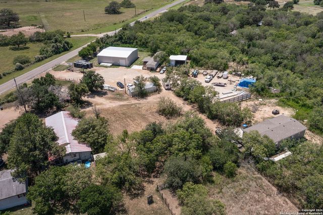 3292 Fm 1784, Pleasanton, TX 78064