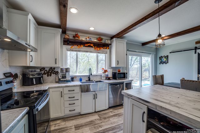 3292 Fm 1784, Pleasanton, TX 78064