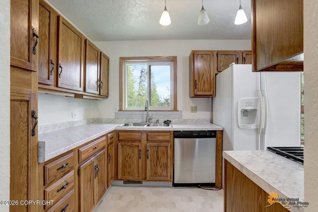 3325 N Sparrow Court, Palmer, AK 99645