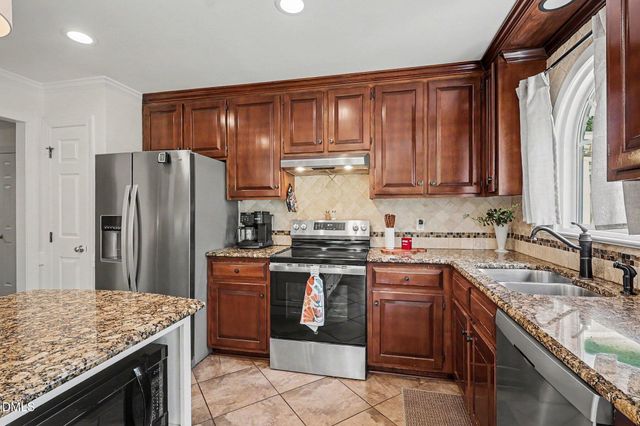 1628 Colston Crossing, Zebulon, NC 27597