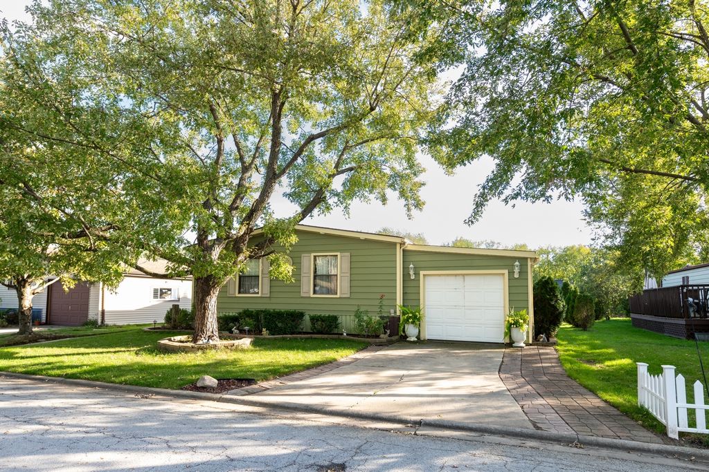 261 Blackthorn Road, Matteson, IL 60443 — exterior