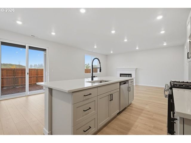 18955 Sw EUREKA Ln, Beaverton, OR 97007